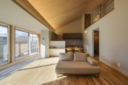 吹き抜けの家は寒いのか